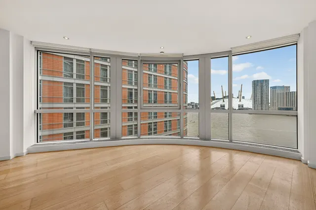 Fairmont Avenue, London, E14, photo 1