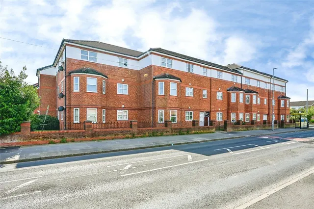 Western Avenue, Huyton, L36, photo 1