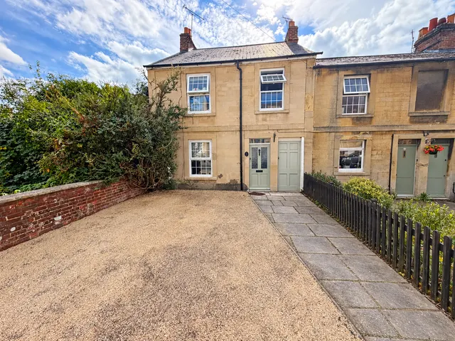 Park Lane, SN15, photo 1