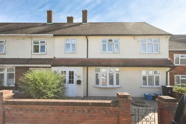 The Lowe, Chigwell, IG7, photo 1