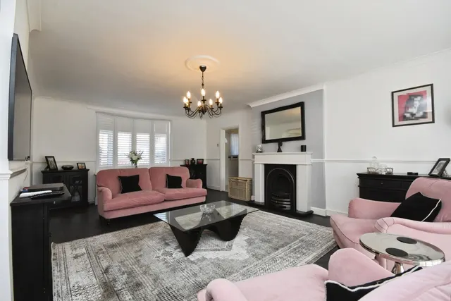 Photo 3 — The Lowe, Chigwell, IG7