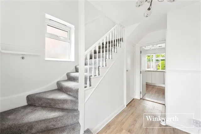 Photo 2 — Kingsgate Avenue, Finchley, London, N3