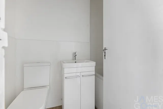 Knights Manor Way, Dartford, DA1, photo 3