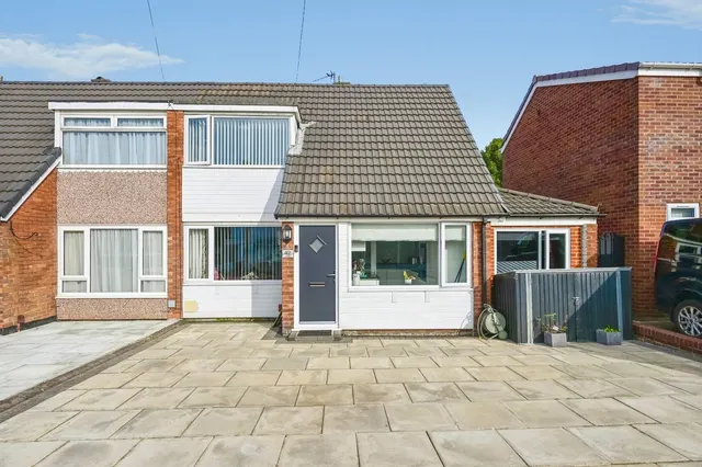 Longfold, Maghull, L31, photo 1