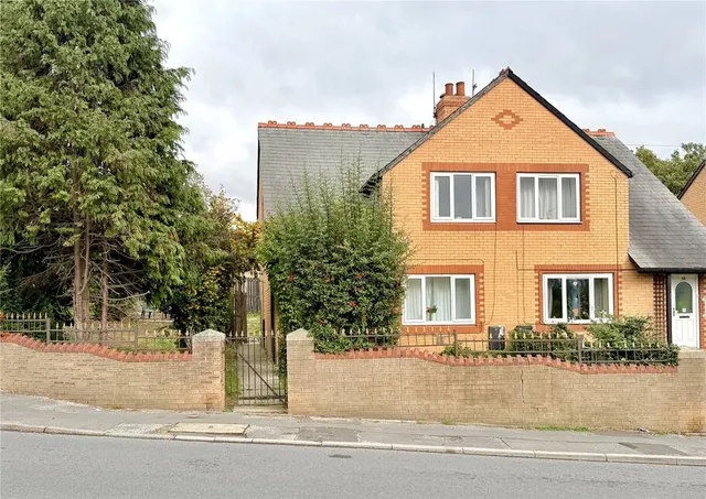 School Street, Thurnscoe, S63, photo 1