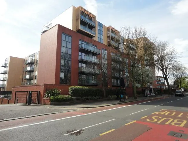 London Road, Isleworth, TW7, photo 1