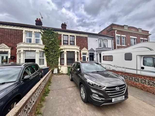 Caister Road, Great Yarmouth, photo 1