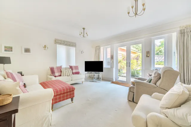Abbey Gardens, Upper Woolhampton, RG7, photo 3