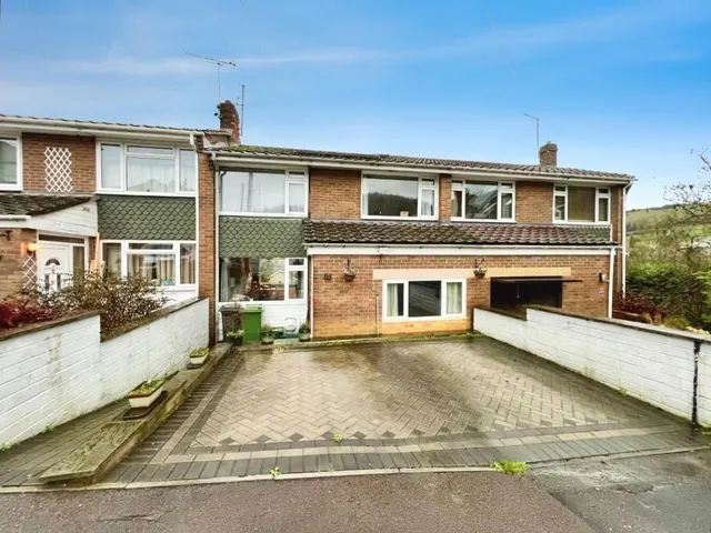 Court Meadow, Wotton-Under-Edge, photo 1