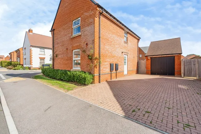 Hill Road, Westhampnett, PO18, photo 2