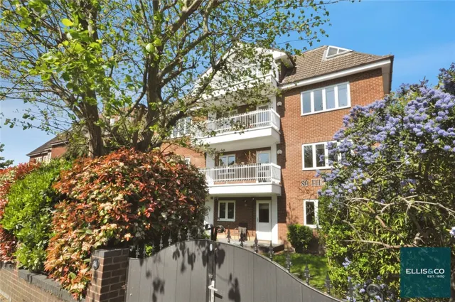 Hendon Lane, Finchley, N3, photo 1