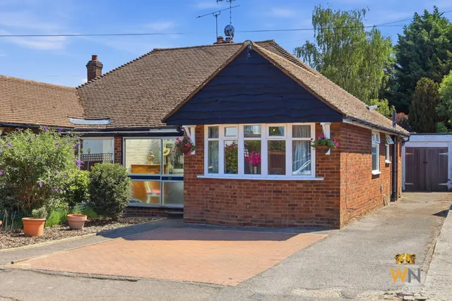 St. Marys Avenue, Shenfield, CM15, photo 1