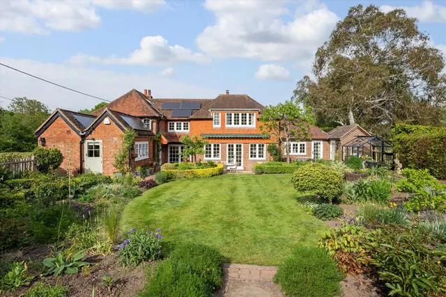 Bowlhead Green, Godalming, GU8, photo 1