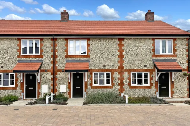 Angmering, BN16, photo 1
