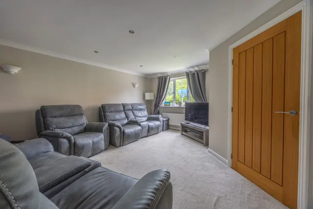 Under Knoll, Peasedown St John, BA2, photo 3