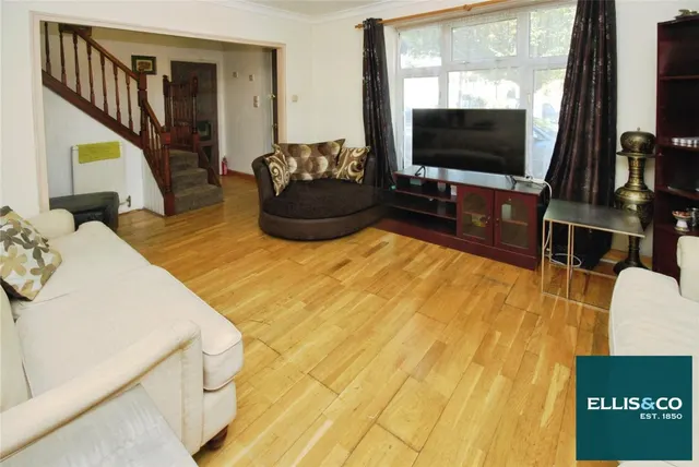 Prayle Grove, Cricklewood, NW2, photo 2