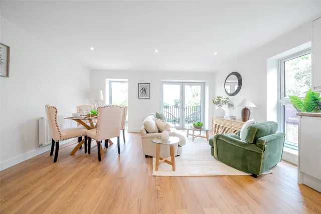 Photo 3 — Apartment 9, Pavilion View, Gloucestershire, Pavilion View, GL20 5PQ