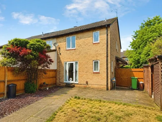 Derrick Close, Calcot, RG31, photo 1