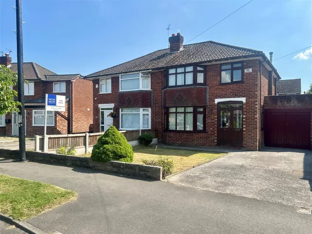 Queensway, Heald Green, photo 1