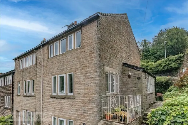 Wool Road, Dobcross, OL3, photo 1