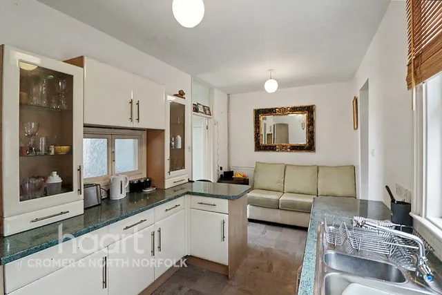 Victoria Terrace, Cromer, NR27, photo 3