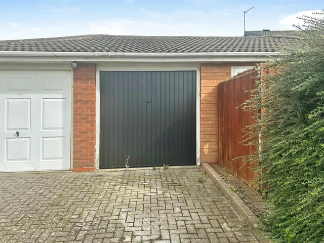 Ashdale Close, Cannock, WS12, photo 2