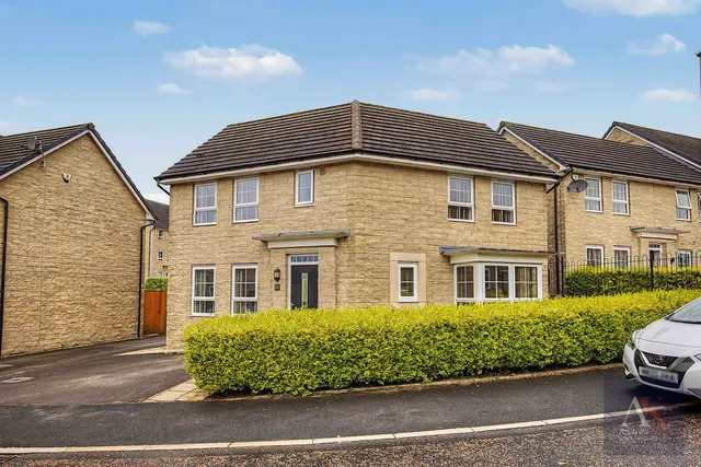 Shopwood Way, Littleborough OL15 9AN, photo 1