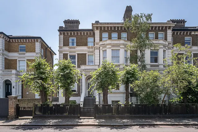 North Side Wandsworth Common, London, SW18, photo 1