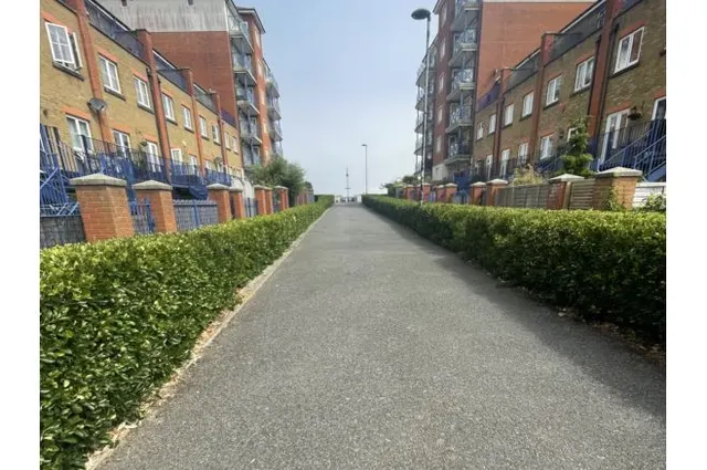 Dominica Court, Eastbourne, BN23, photo 2