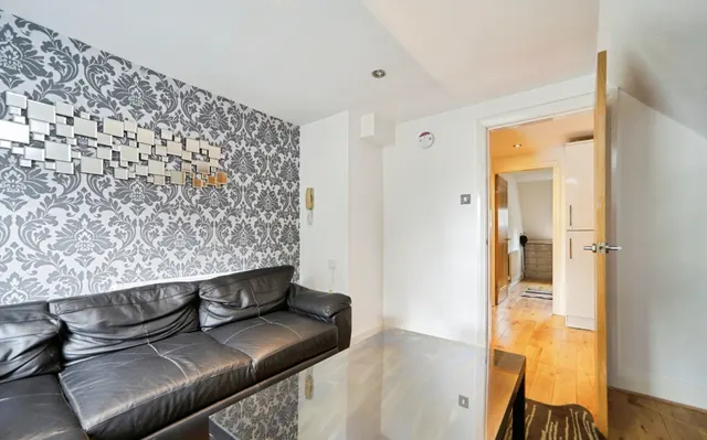 Old Park Road, LS8, photo 2