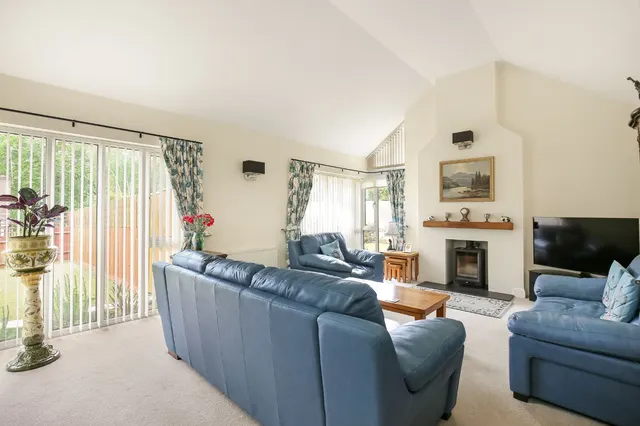 Photo 2 — Nahalsen Close, Porton, Salisbury, Wiltshire, SP4 0NX