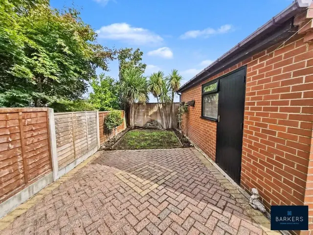 Casson Avenue East Ardsley, Wakefield, WF3, photo 3