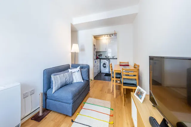 Hillmarton Road, N7, photo 1