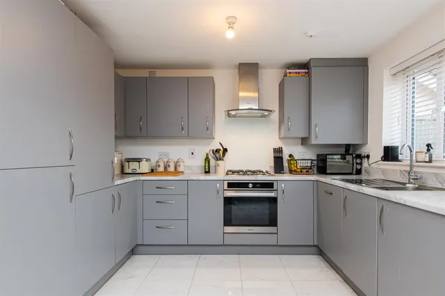 Irthlingborough Road North, Wellingborough, photo 3