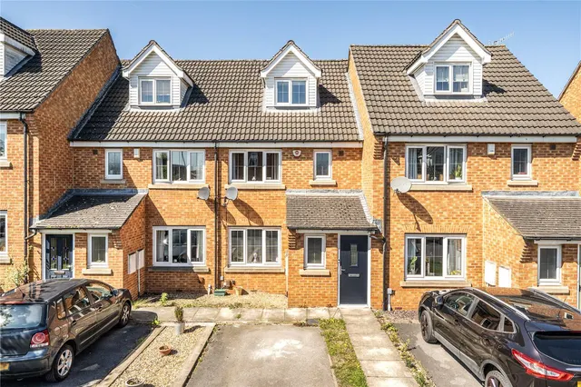Newlands, Farsley, LS28, photo 2