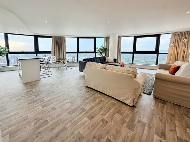 Penthouse, Bridgewater Place, photo 1