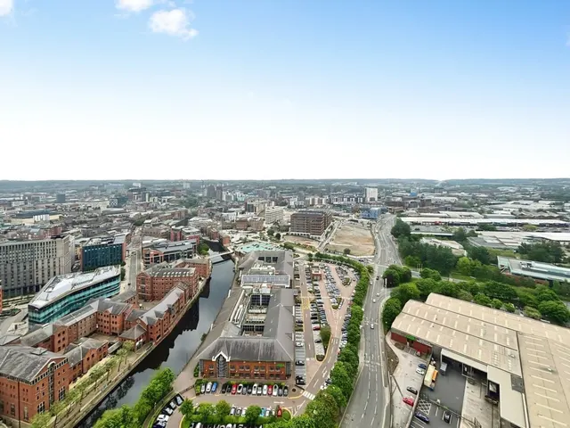 Photo 2 — Penthouse, Bridgewater Place