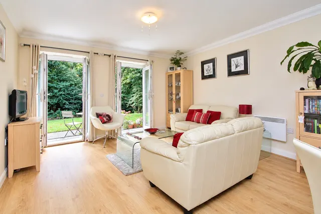 Heathside Crescent, Woking, GU22, photo 3
