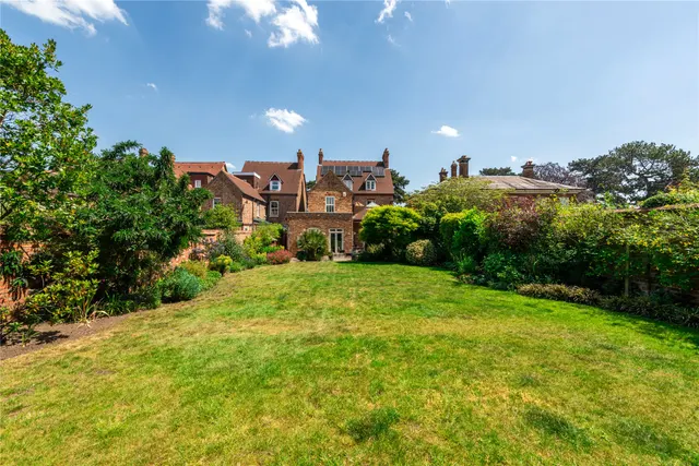 Rothsay Gardens, Bedford, MK40, photo 3