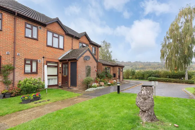 Milton Court Lane, Dorking, RH4, photo 1