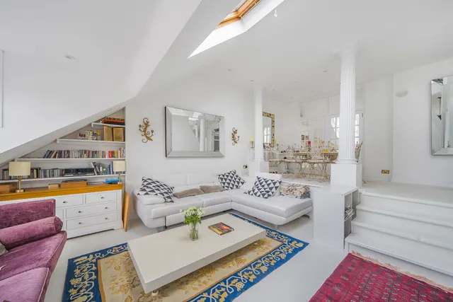 London, NW3, photo 2