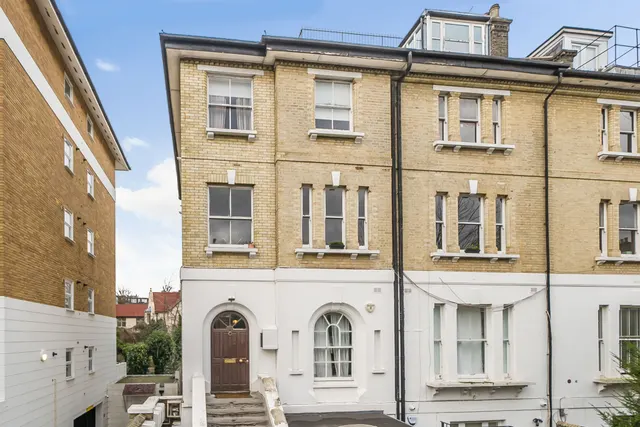 London, NW3, photo 1