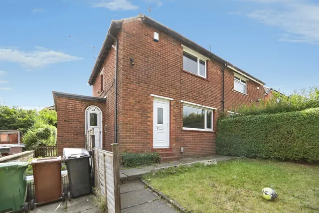 Westdale Drive, Pudsey, photo 1