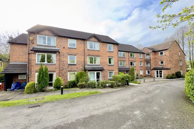 Park Lane, Stockport, photo 1