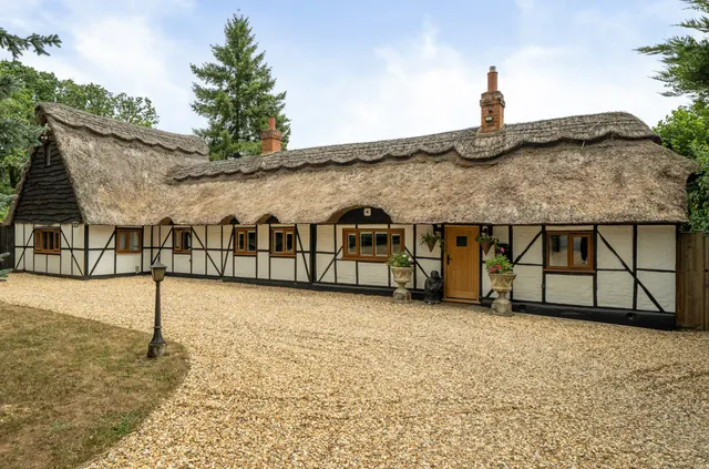 Honey Hill, Wokingham, Berkshire, RG40 3BA, photo 1