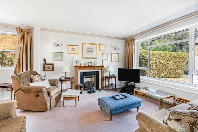 Northcroft Gardens, Englefield Green, TW20, photo 2