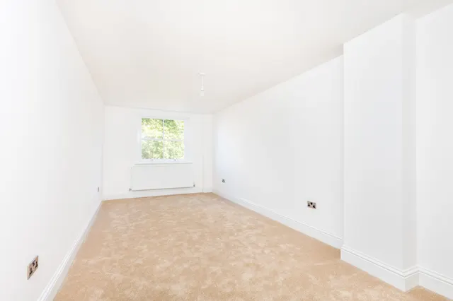 Photo 2 — Flat 2, 23a Westow Hill, London