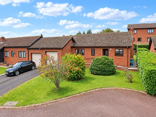 Cefnllys Lane, Llandrindod Wells, LD1, photo 1