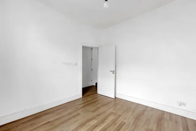 Photo 2 — 22 Primrose Road, London, E10 5ED