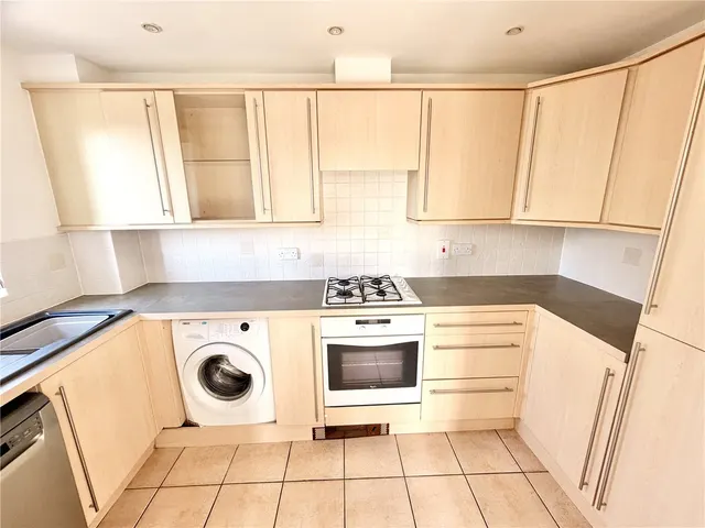 Doulton Gardens, Poole, BH14, photo 2